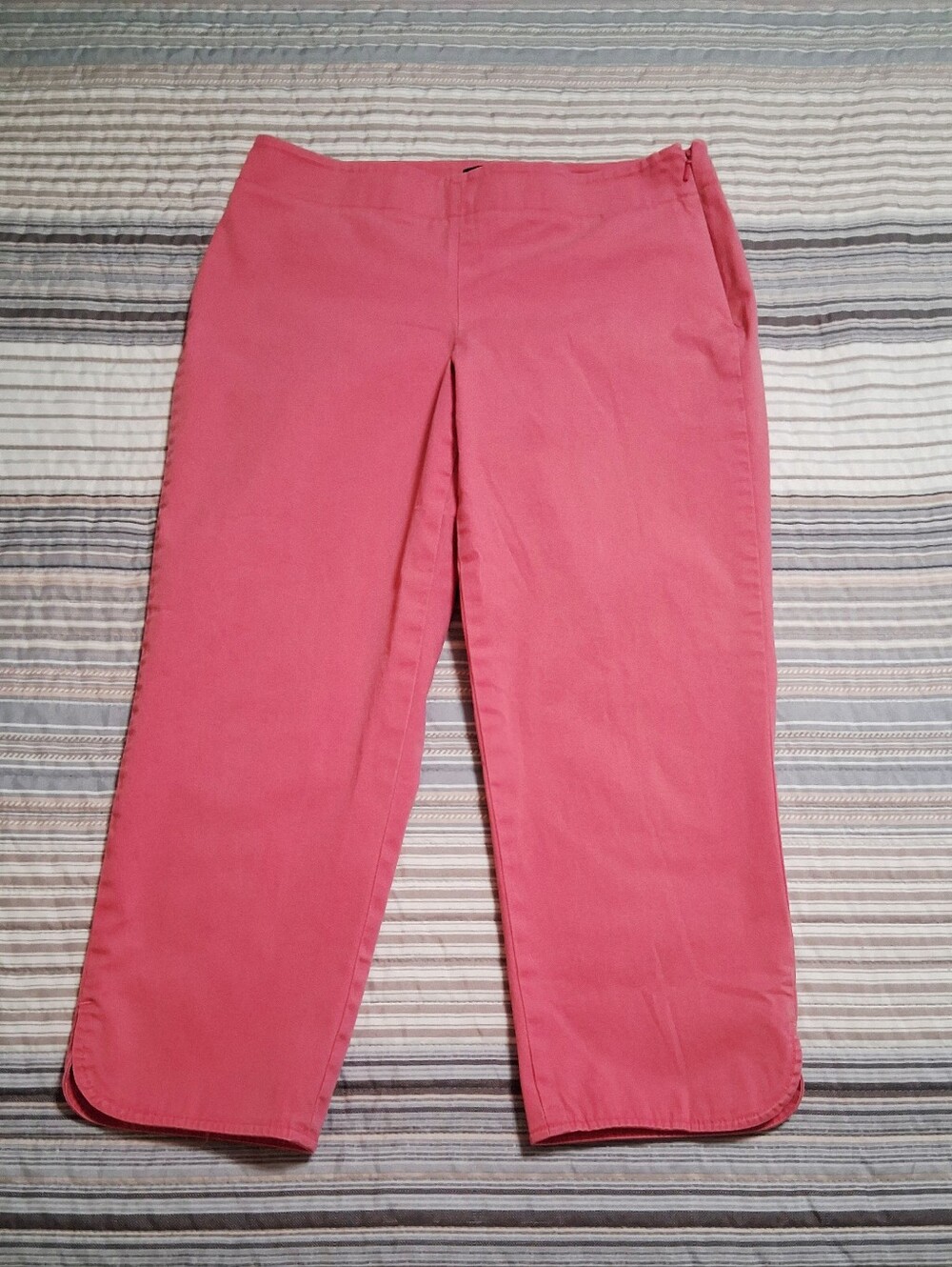 Talbots Petites Heritage Women's 4P Pink Flat Front Side Zip Capri Pants